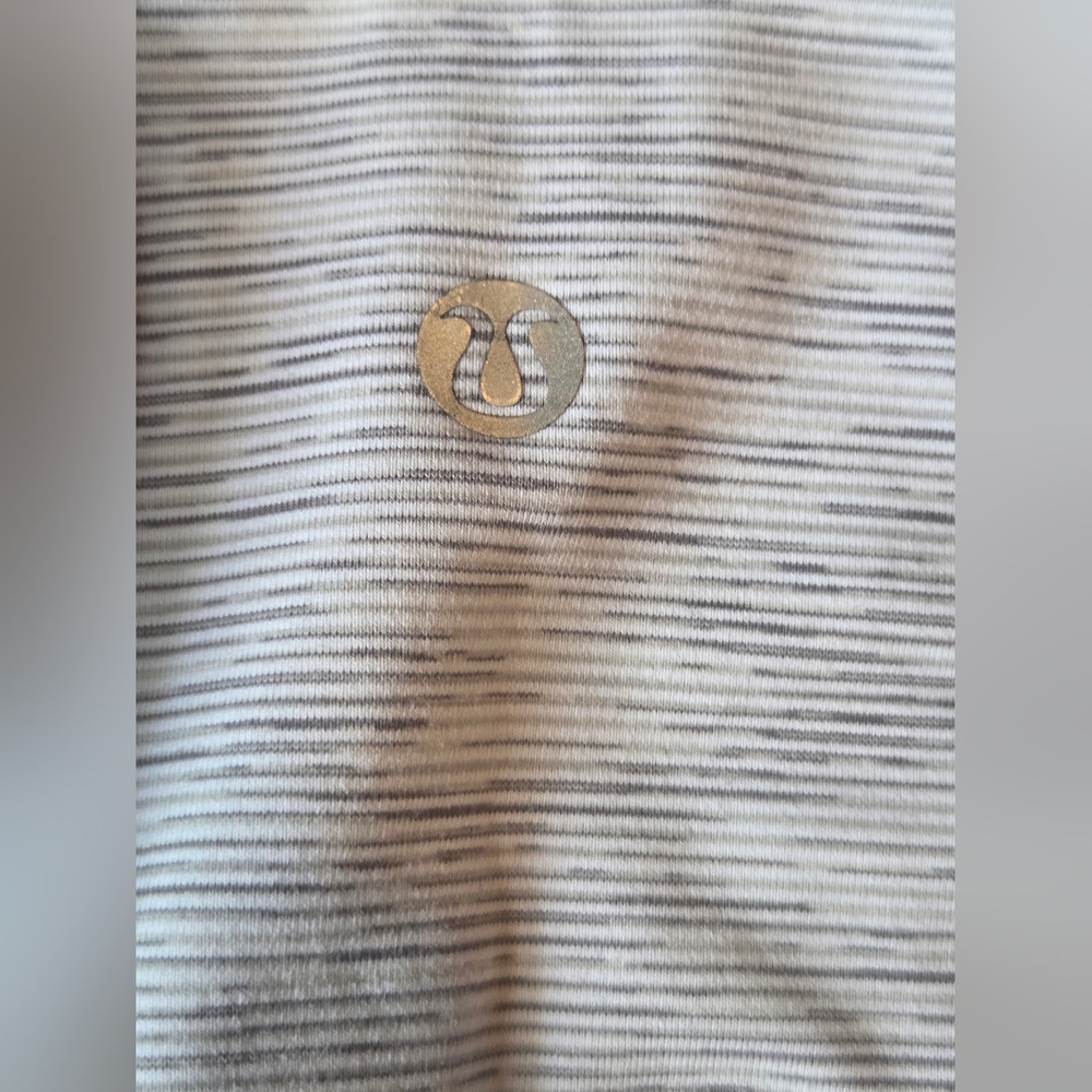 Lululemo Heather Gray Active Leggings with White Panels - Picture 4 of 5